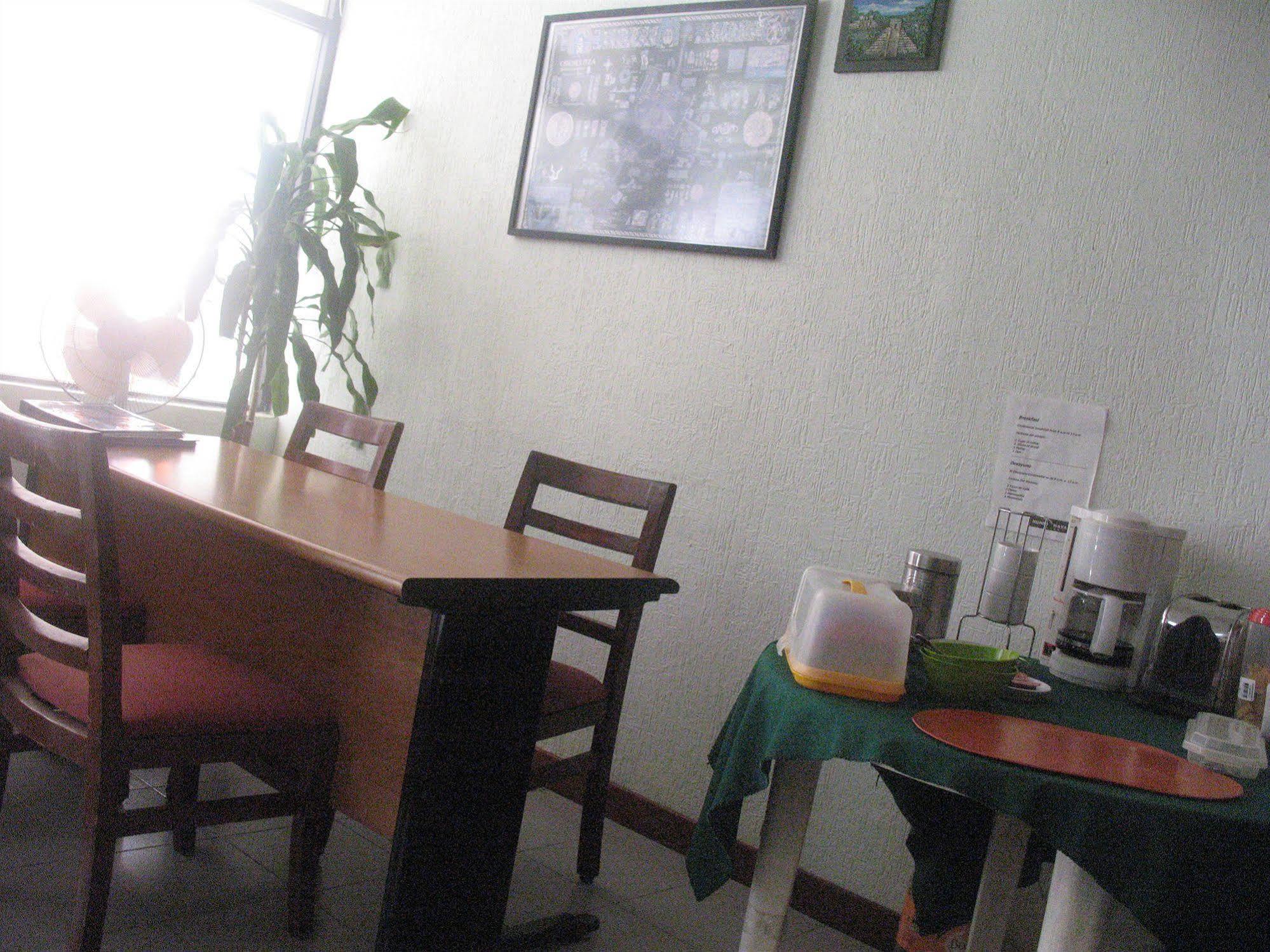 Hostel Mundo Maya 칸쿤 외부 사진